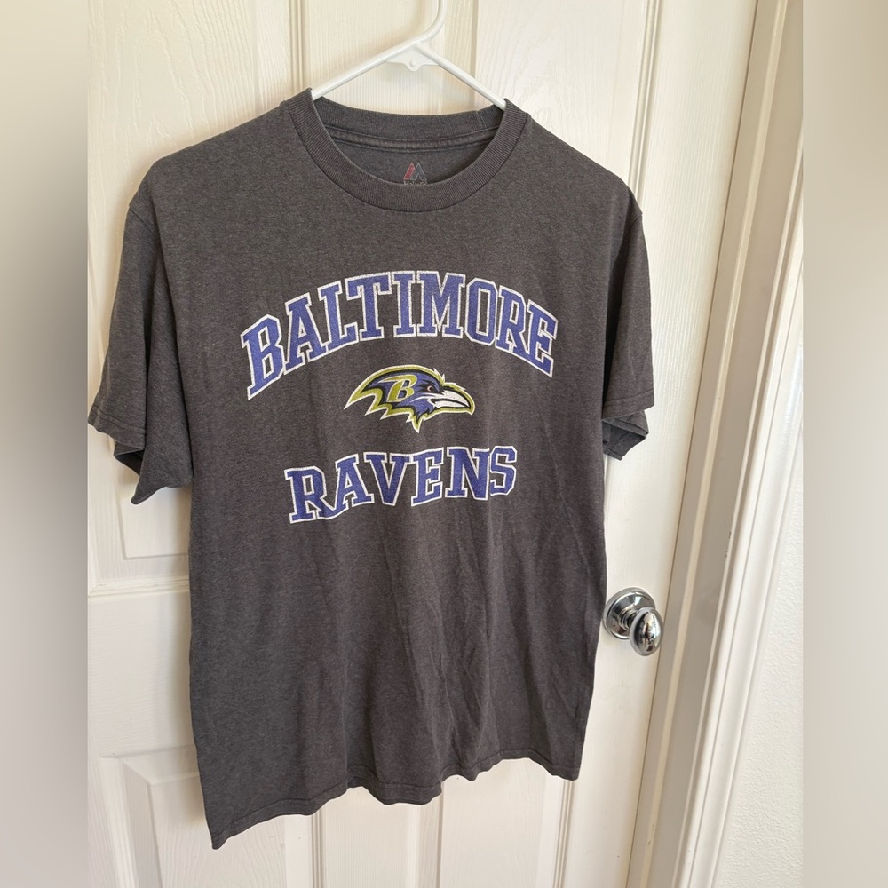 VINTAGE Baltimore Ravens Gray Purple Graphic Tee Size Medium